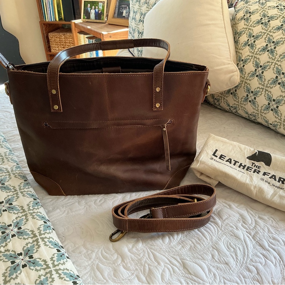 BROWN LEATHER TOTE
